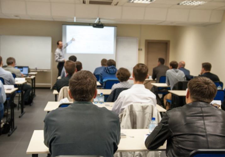 Foto Endesa dobla el número de talleres de formación sobre eficiencia energética, factura de energía y bono social a entidades que atienden a personas en situación vulnerable.